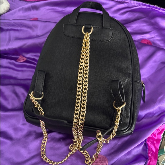 Backpack - Picture 2 of 4